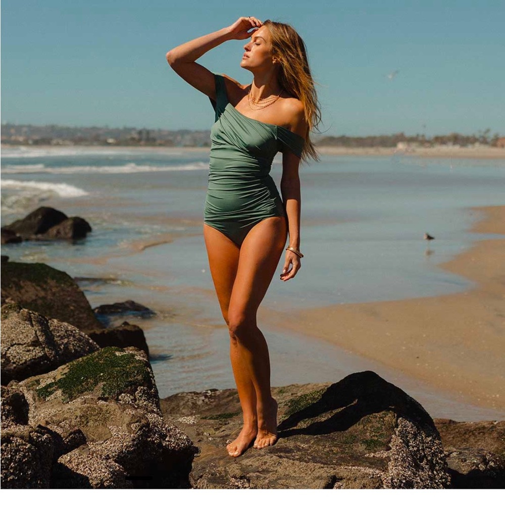 Albion Fit Off Shoulder One Piece Swim